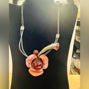 Unique Floral Pendant Necklace